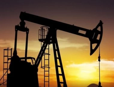 Συμφωνία Μόσχας - Ριάντ για μειωμένη παραγωγή πετρελαίου